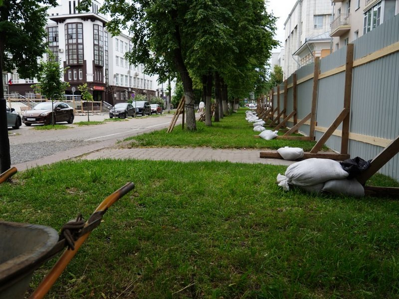 В Вологде начали подготовительные работы к благоустройству аллеи на улице Пушкинской.