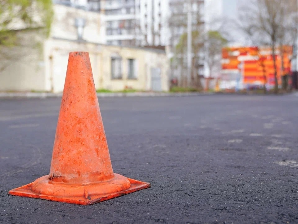 В Вологде идет асфальтирование ряда дворов, которые обновляют по проекту «Формирование комфортной городской среды».