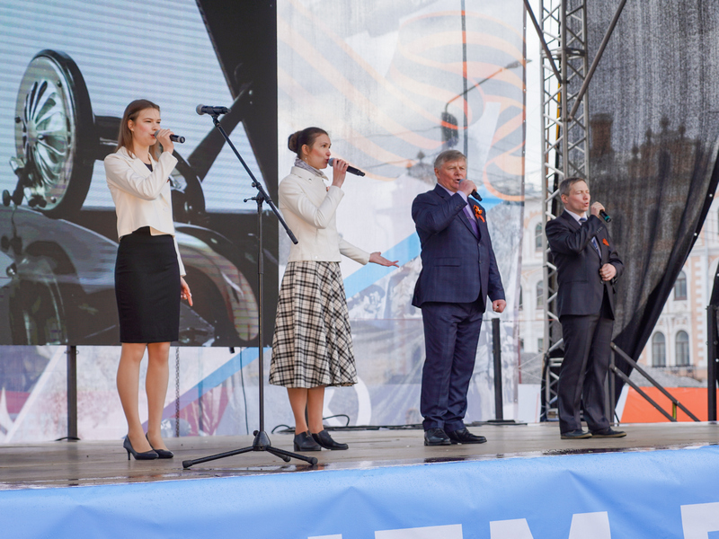 12-часовая концертная программа проходит в Вологде в юбилейный День Победы.