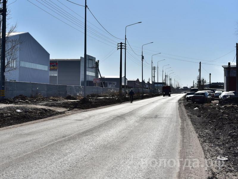 К установке бортовых камней готовят ул. Гагарина в Вологде.