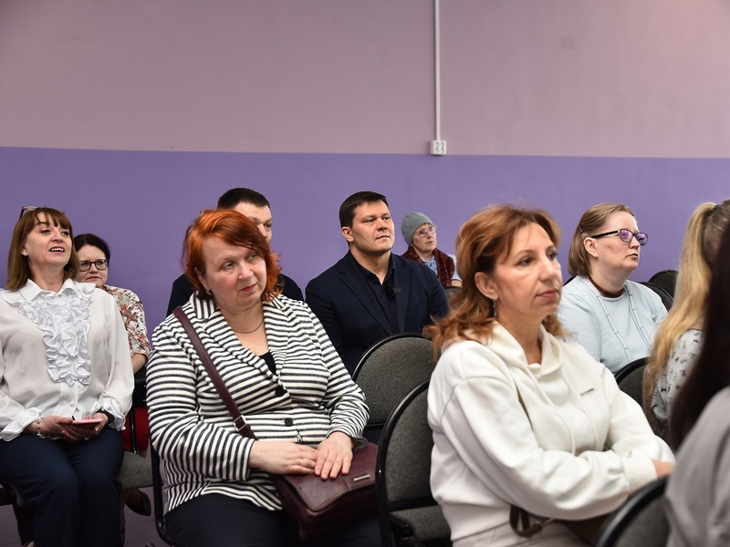 Мэр Вологды проверил организацию выборов Президента РФ на избирательных участках.