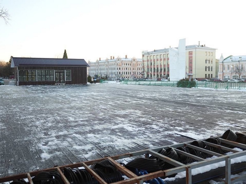 На следующей неделе начнется заливка катка на площади Революции в Вологде.