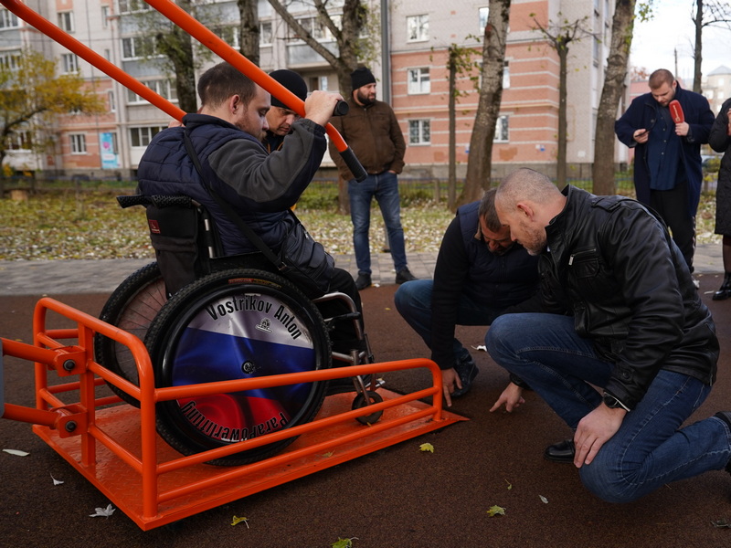 Спортивная площадка для людей с ограниченными возможностями появилась в Вологде.