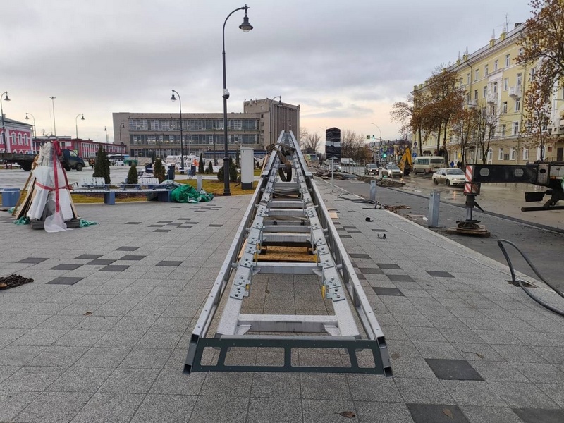 Стелу «Город трудовой доблести» устанавливают на площади Бабушкина в Вологде.