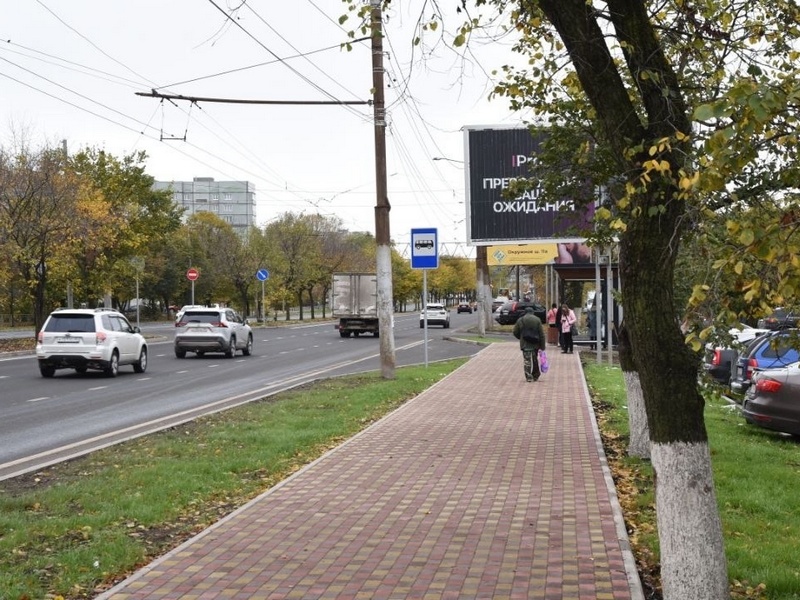 В Вологде обновили территорию у Вологодского молочного комбината в рамках комплексного благоустройства Пошехонского шоссе.