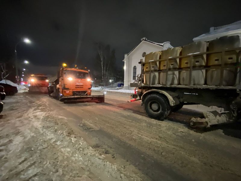 В Вологде сформировали график вывоза снежных валов.