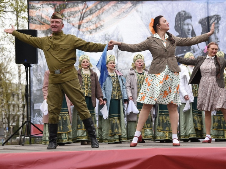 Многочасовой концертный марафон в честь Дня Победы проходит в Вологде. Многочасовой концертный марафон в честь Дня Победы проходит в Вологде.