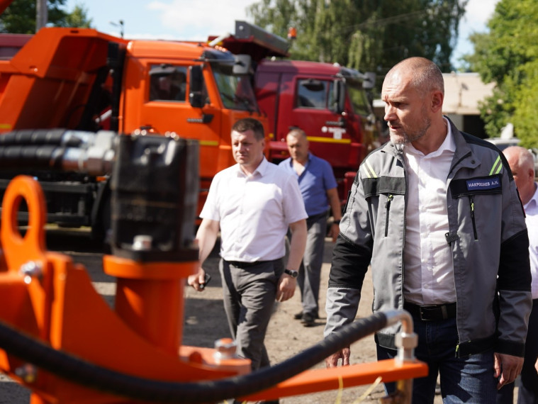 С 1 августа МКУ «Зеленстрой» приступит к уборке центральных улиц Вологды. С 1 августа МКУ «Зеленстрой» приступит к уборке центральных улиц Вологды.