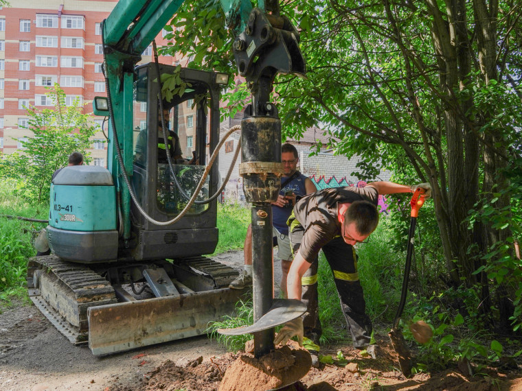 В Вологде стартовали работы по установке нового тротуарного освещения. В Вологде стартовали работы по установке нового тротуарного освещения.
