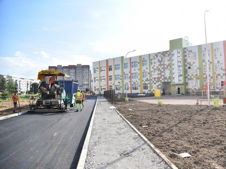Готовность всех подъездов к новой школе на улице Сергея Преминина в Вологде составляет порядка 90 %. Готовность всех подъездов к новой школе на улице Сергея Преминина в Вологде составляет порядка 90 %.